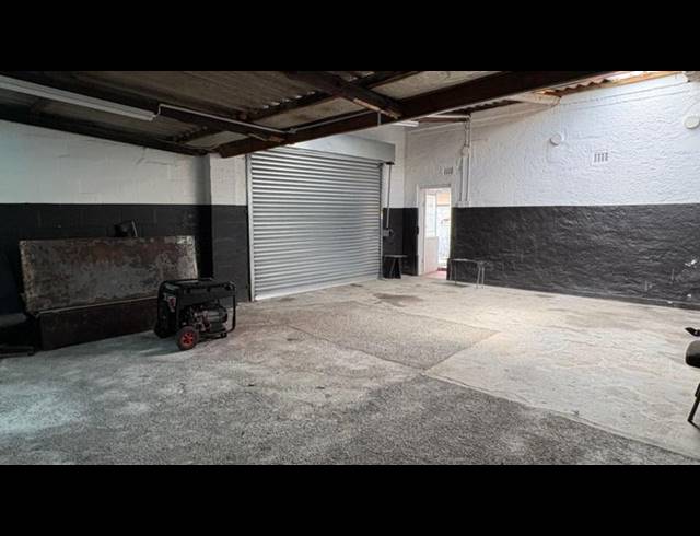 INDUSTRIAL PROPERTY TO RENT IN FISH HOEK